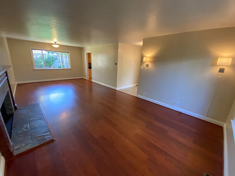 24252 Broadmore Ave — Photo 4