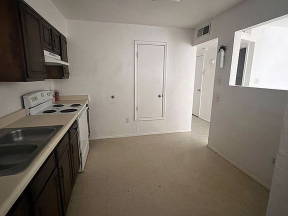 3rd image of 312 Richard Dr #2