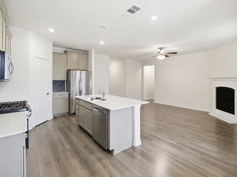 10407 Twisting Springs Dr — Photo 5