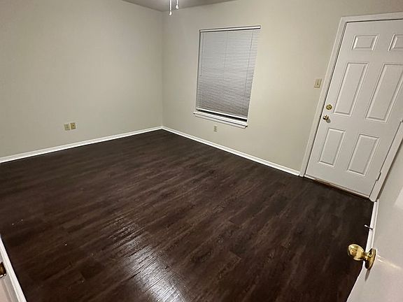 5th image of 8145-8147 Marydean Ave