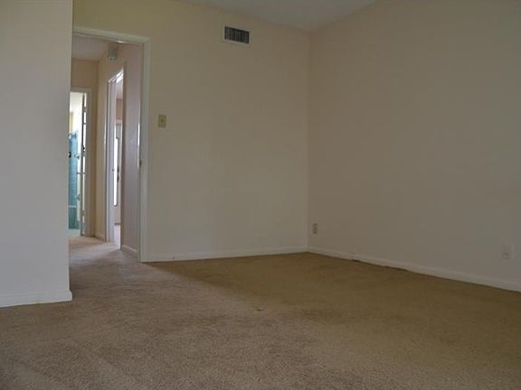 5th image of 550 NW 80th Ter APT 204