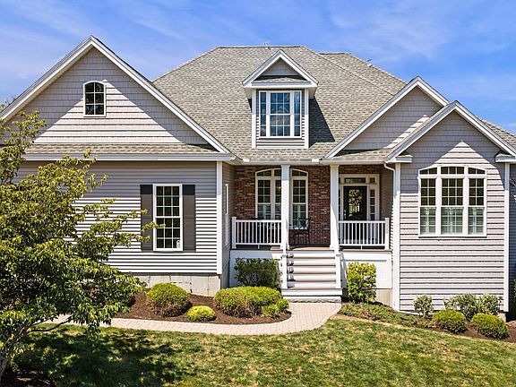 2nd image of 7 Sullivans Ct