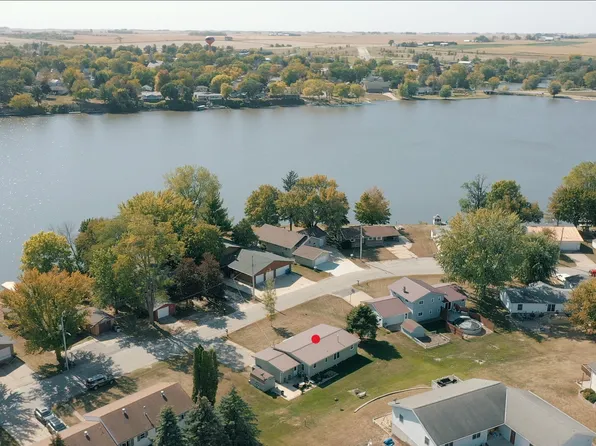 170 Lakeshore Dr, Nashua, IA 50658