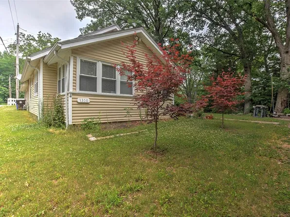 1358 Oak Dr, Decatur, IL 62526