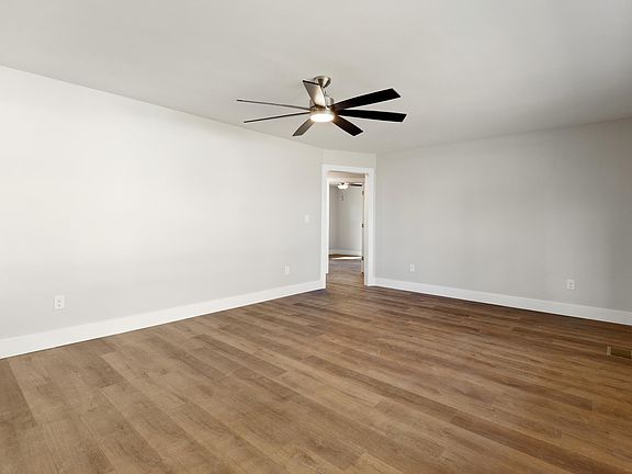 3rd image of 278 Meadow Ln SE