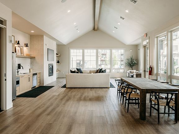 Clubhouse Entertainment