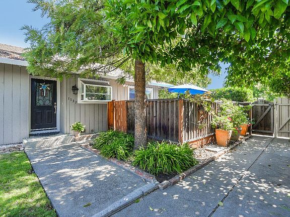 2nd image of 1337 Essex Way #1339