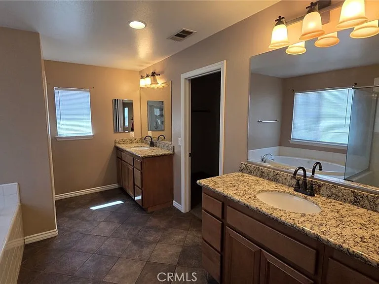 12432 Celebration Dr — Photo 19