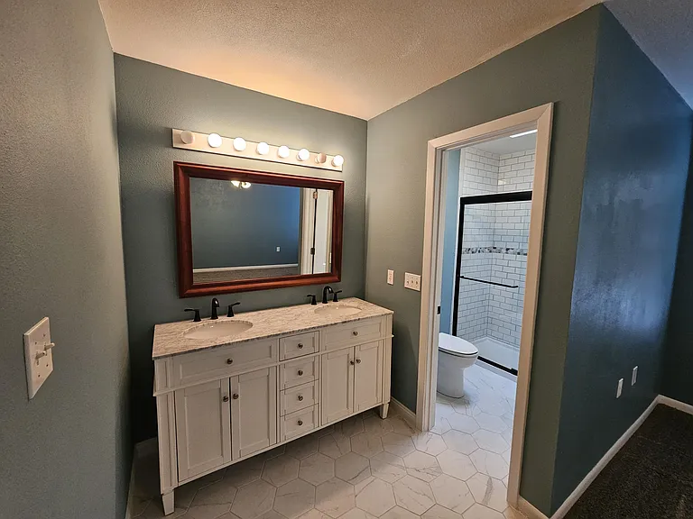 2219 Calle De Cantabria — Photo 25