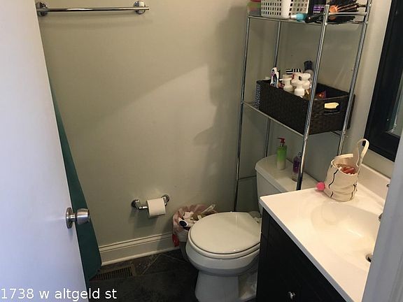 2nd image of 1738 W Altgeld St #1714