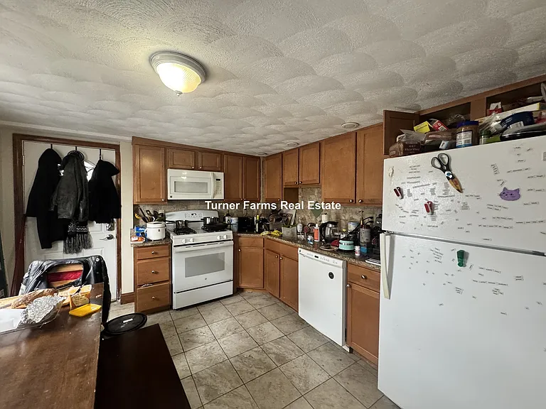 585 Somerville Ave #3B — Photo 3