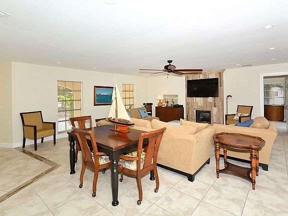 3rd image of 702 Birdsong Ln