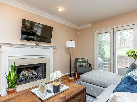 5th image of 1072 Taborlake Dr
