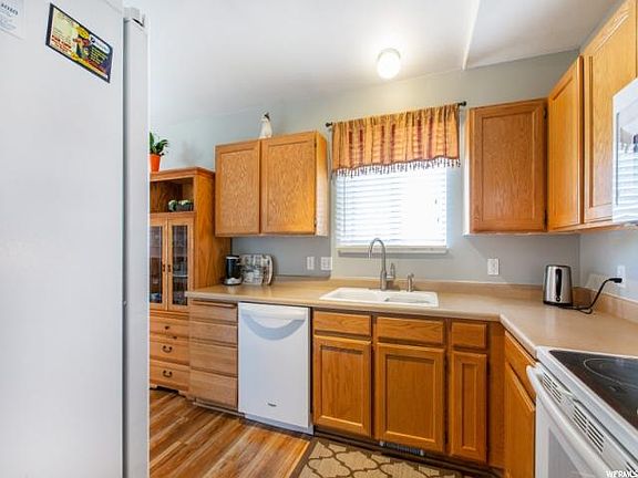 3rd image of 8550 W Elegance Ct