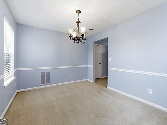 5th image of 9360 Carnes Crossing Cir