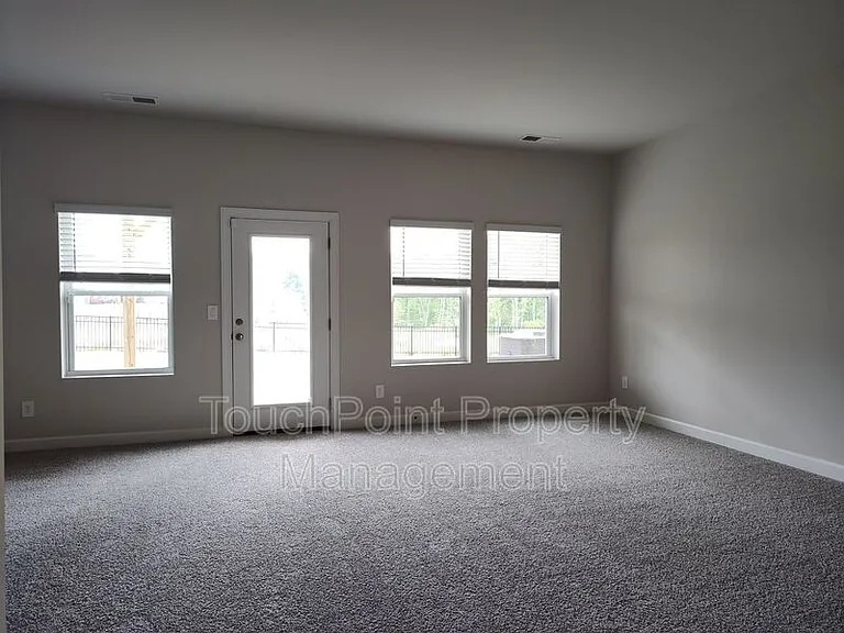 115 Sentinel Ct — Photo 16