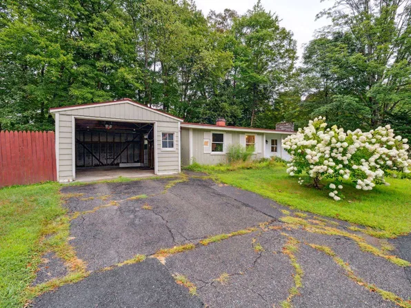 16 Brierbrook Lane, Springfield, VT 05156