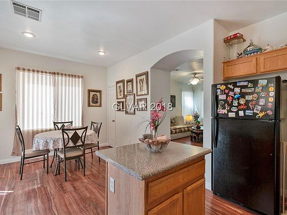 4th image of 6539 Marco Vista Ave