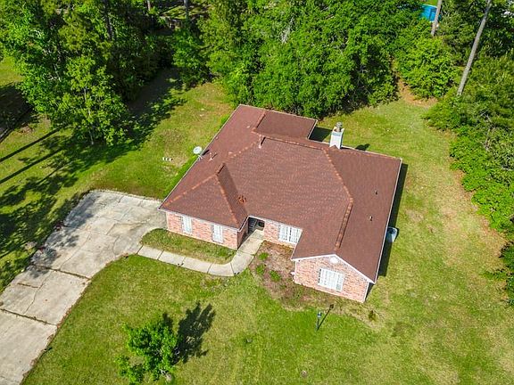 4th image of 1028 Claire Dr