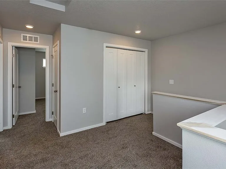 236 NW Greenwood Pl — Photo 16