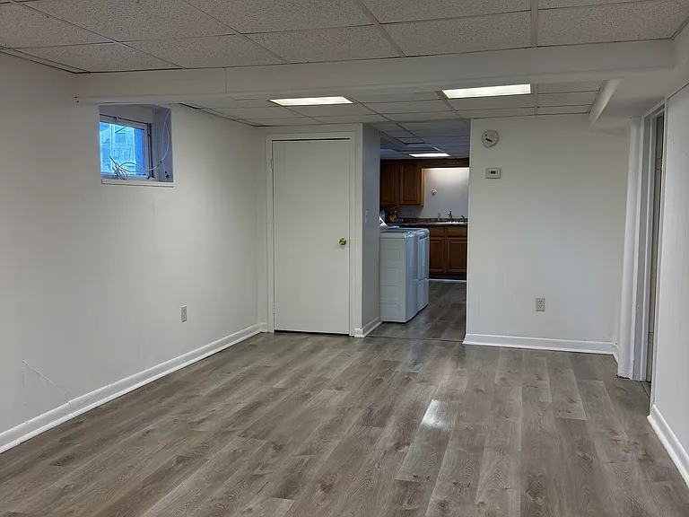 18 Lily St #BASEMENT — Photo 3