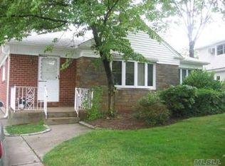 51 Stephan Marc Ln, New Hyde Park, NY 11040