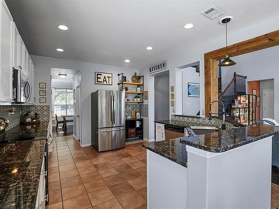 5th image of 9040 Tate Ave
