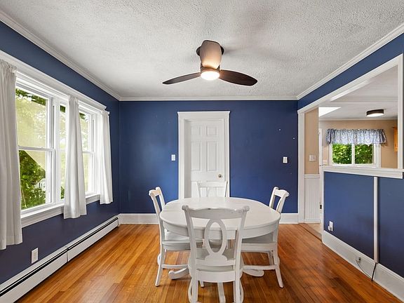 5th image of 223 Linwood St