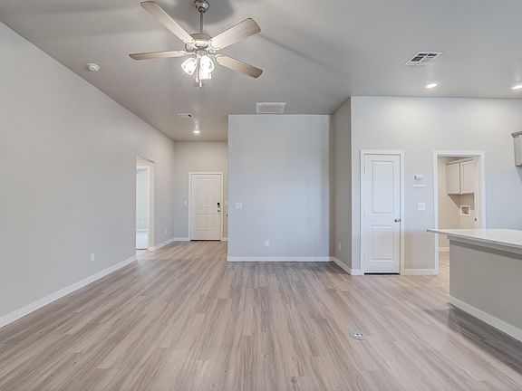 5th image of 3411 Bryan Ave
