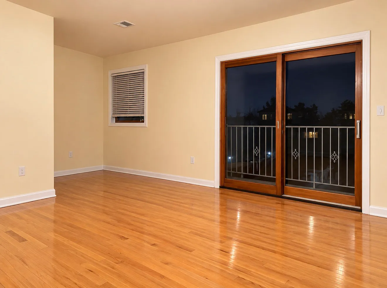 3 bed, 1243 sqft, $2,800 — Photo 4