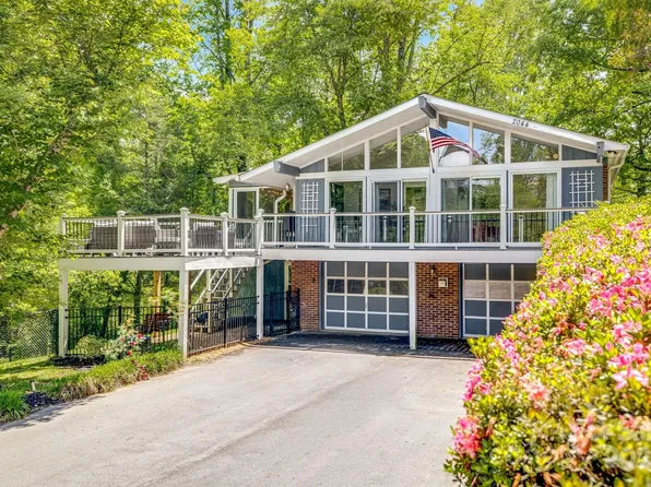 2044 Glenheath Dr, Hendersonville, NC 28791