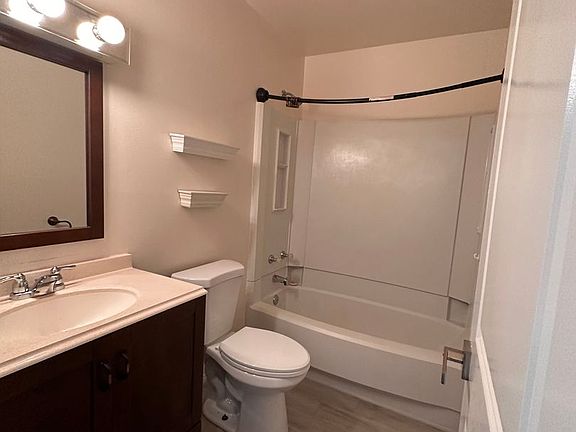 5th image of 3277 Hibiscus Dr