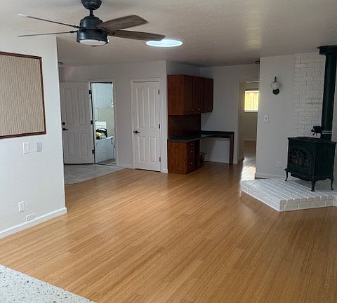 3rd image of 110 Greenview Dr