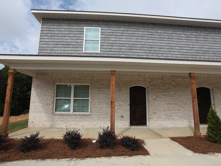 2000 Downs Way — Photo 2