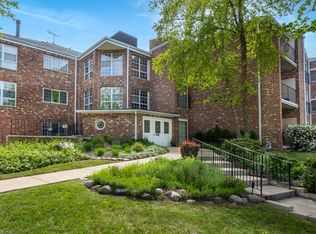 540 Biesterfield Rd APT 104-A, Elk Grove Village, IL