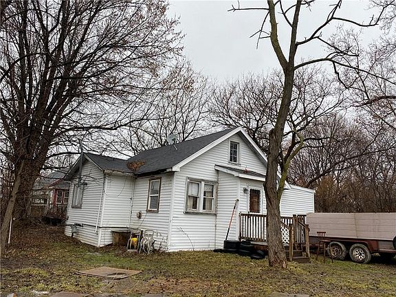 2nd image of 4476 Mayflower Dr