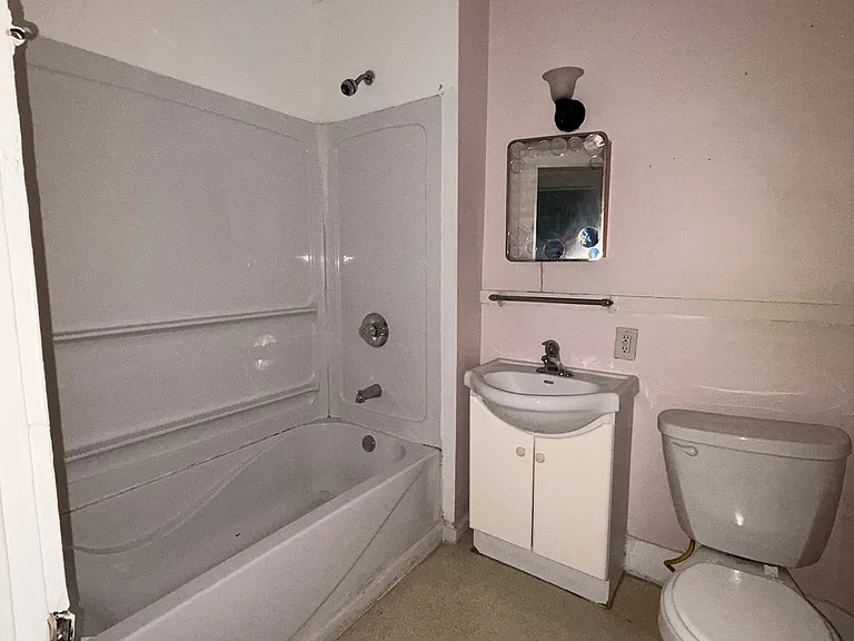 512 W Marion St #B — Photo 7