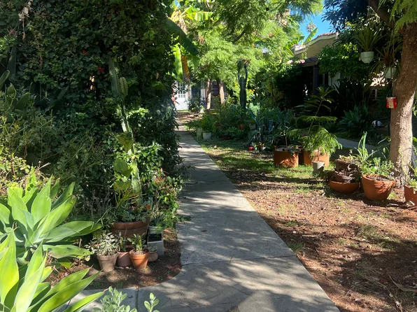 Hollywood Bungalows, 5115 De Longpre Ave #Fb0d22a84, Los Angeles, CA 90027