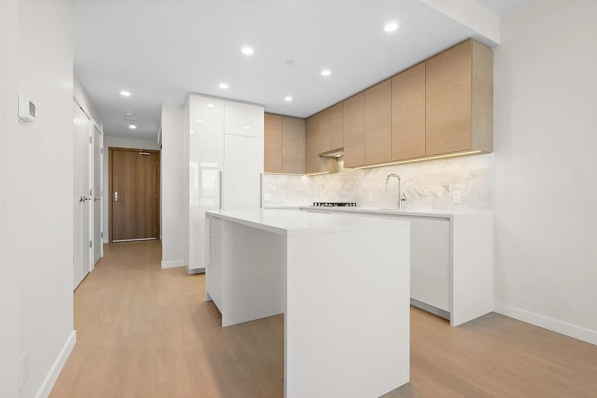 2 bed, 750 sqft, $2,900 — Photo 3