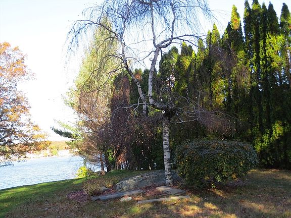 4th image of 90 Macarthur Dr