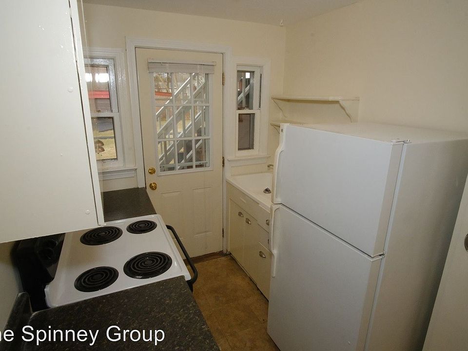 2nd image of 18 Delmar Pl APT 1