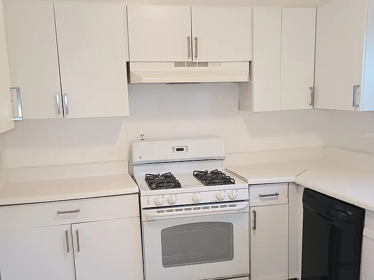 295 Norwood Ave NE — Photo 5