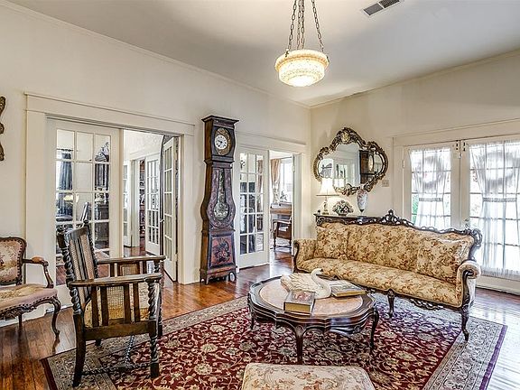 5th image of 424 Corsicana St