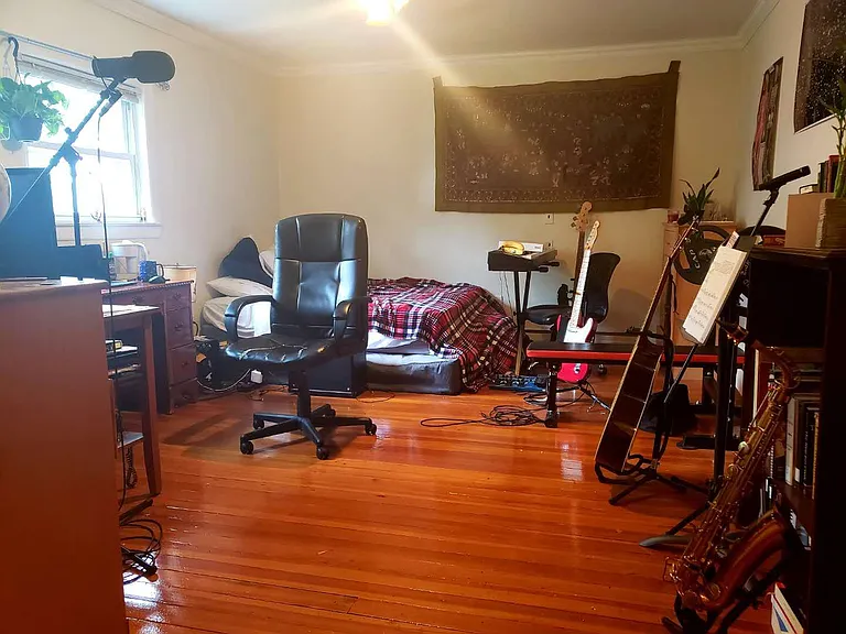 8 Denns Pl — Photo 18