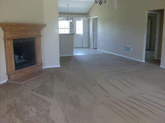 3rd image of 200 Deer Creek Dr