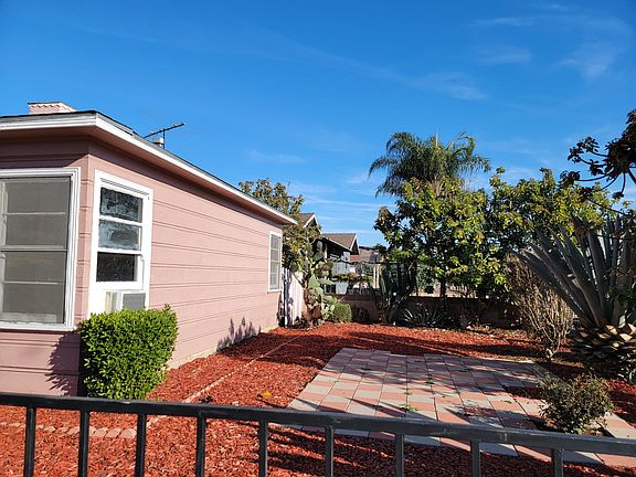 3rd image of 5426 Gifford Ave