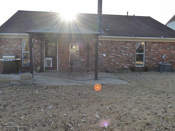 3rd image of 6242 Oak Run Dr W