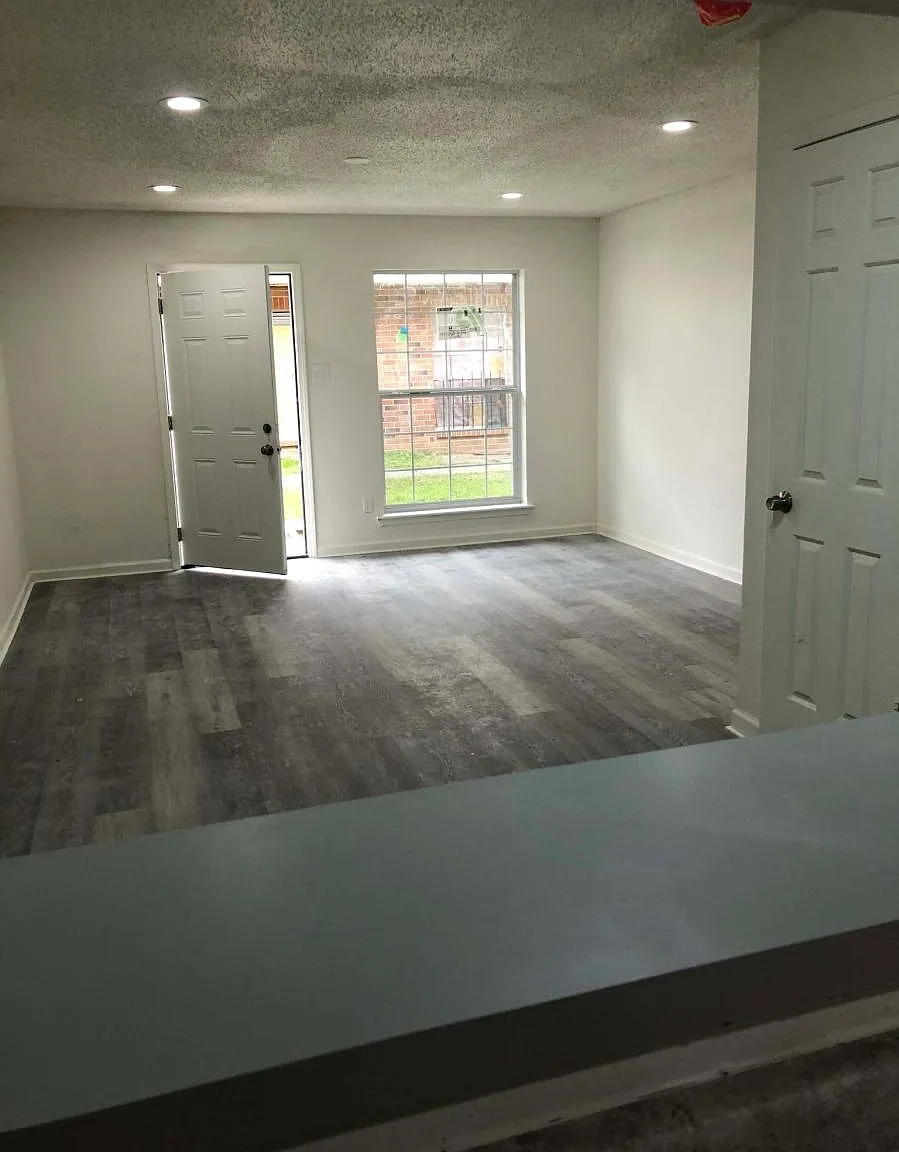 2 bed, 1.5 bath, 1200 sqft, $1,200 — Photo 1