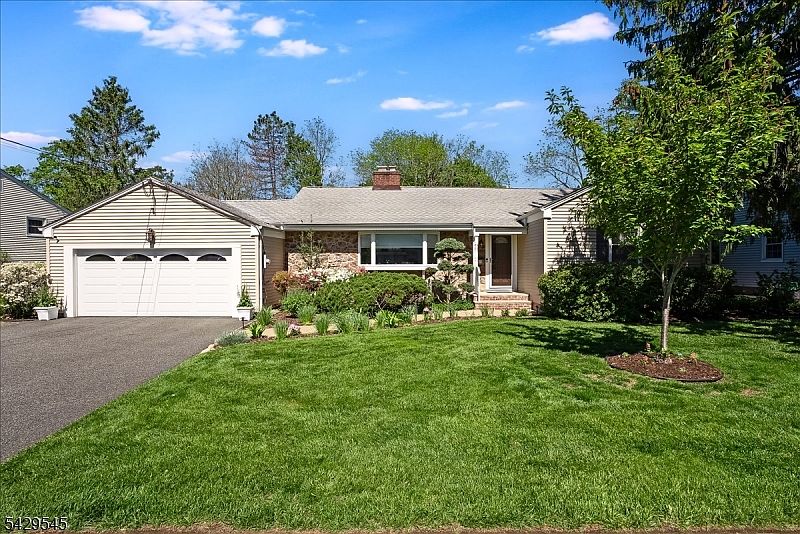 16 Brook Dr North, Morris Plains, NJ 07950 | Zillow