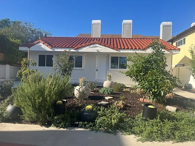 1 bed, $2,600 — Photo 1